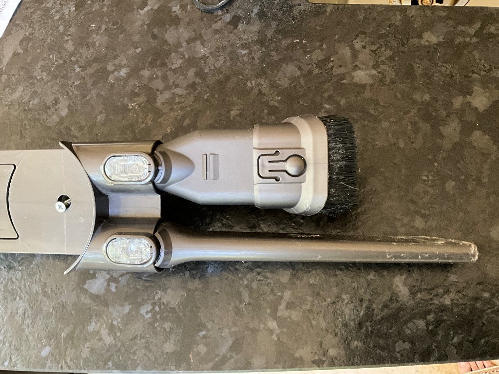 Accessoires dyson V8, Electroménager, Enlèvement, Utilisé, Autres types, Dyson