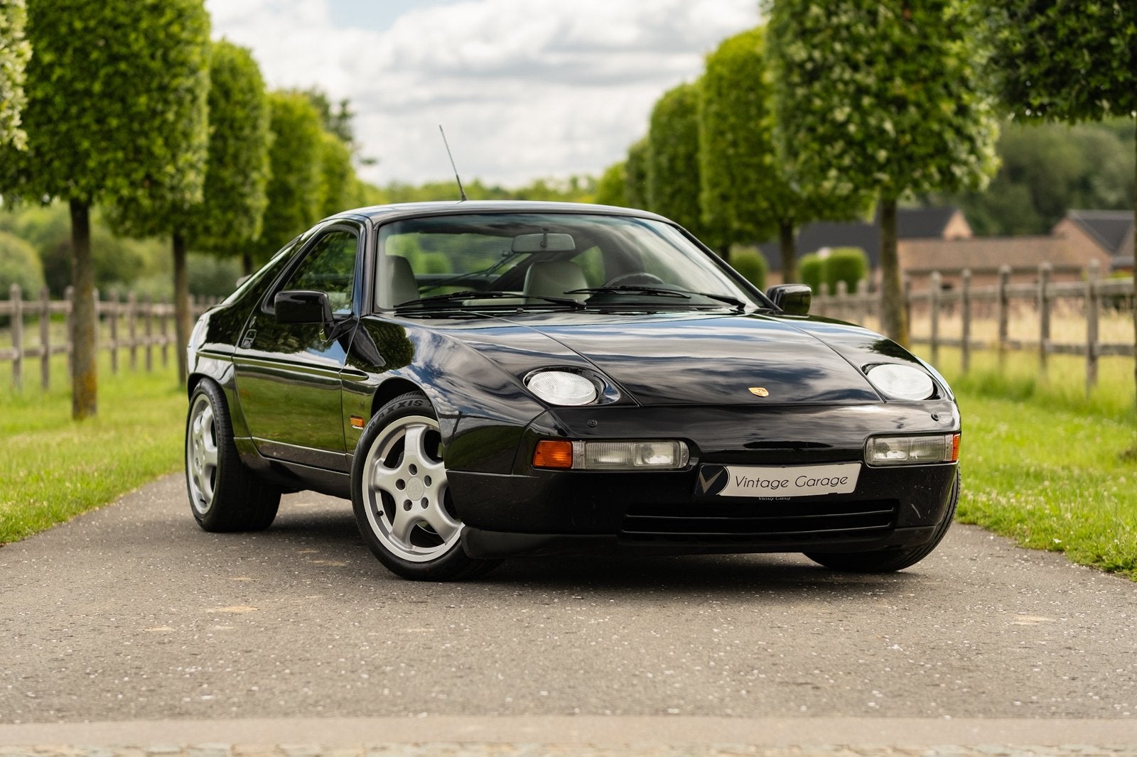 Porsche 928 S4 - 1987, Auto's, Porsche, Bedrijf, Te koop, Benzine, Coupé, 2 deurs, Automaat, Zwart, Beige, Leder, Achterwielaandrijving
