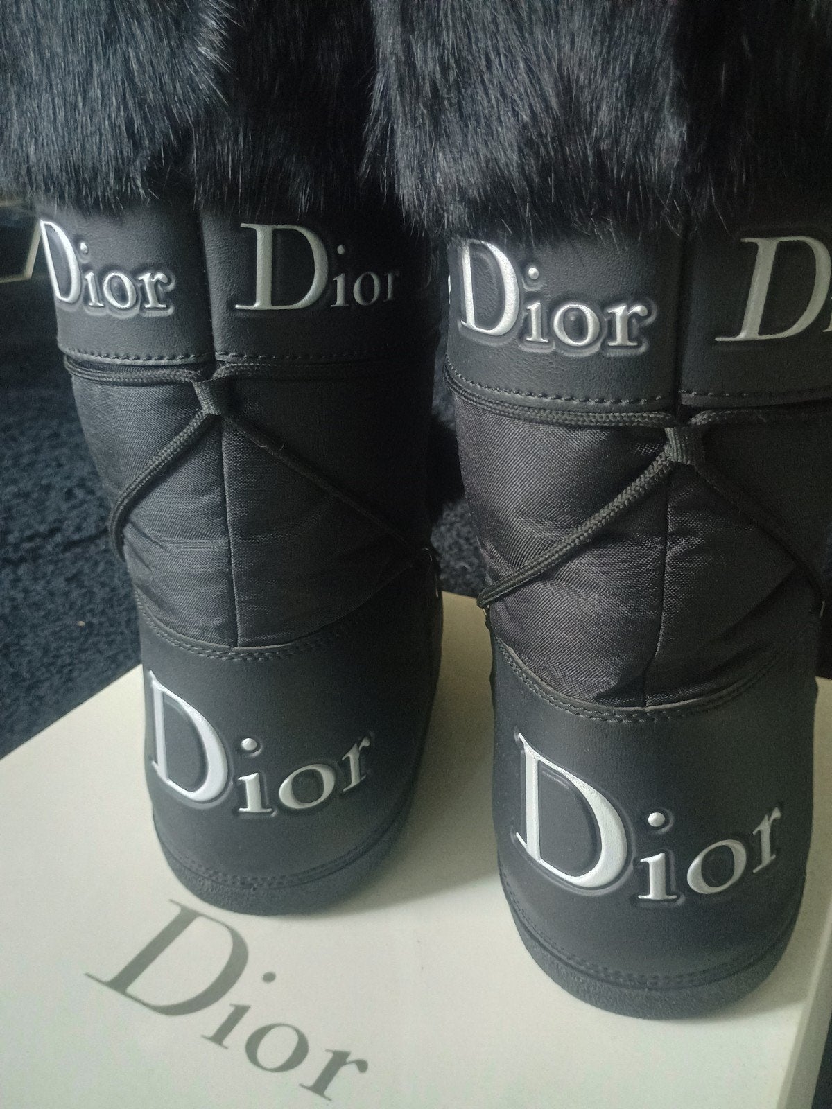 CHRISTIAN DIOR moonboots 36 met zwart vossebont en pompoms, Kleding | Dames, Verzenden, Zwart, Snowboots