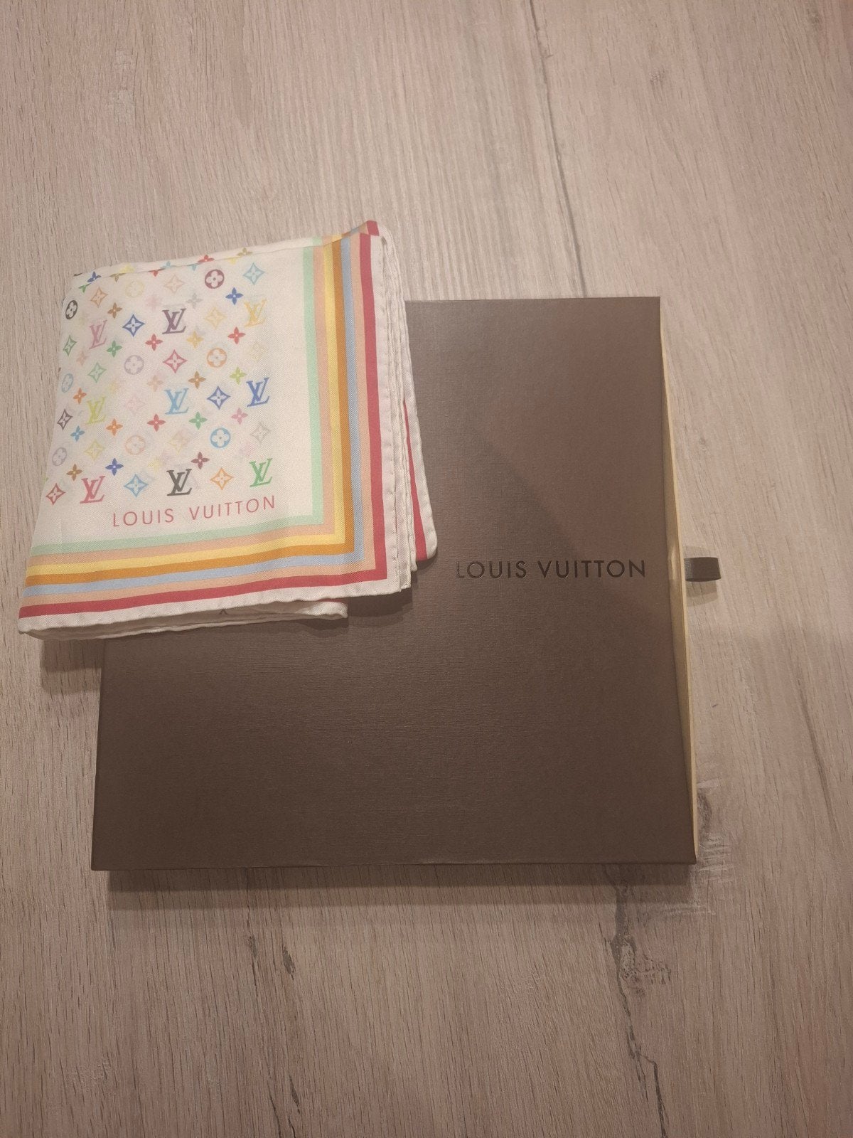 Zijde sjaal/silc scarf Louis Vuitton, Hobby en Vrije tijd, Ophalen