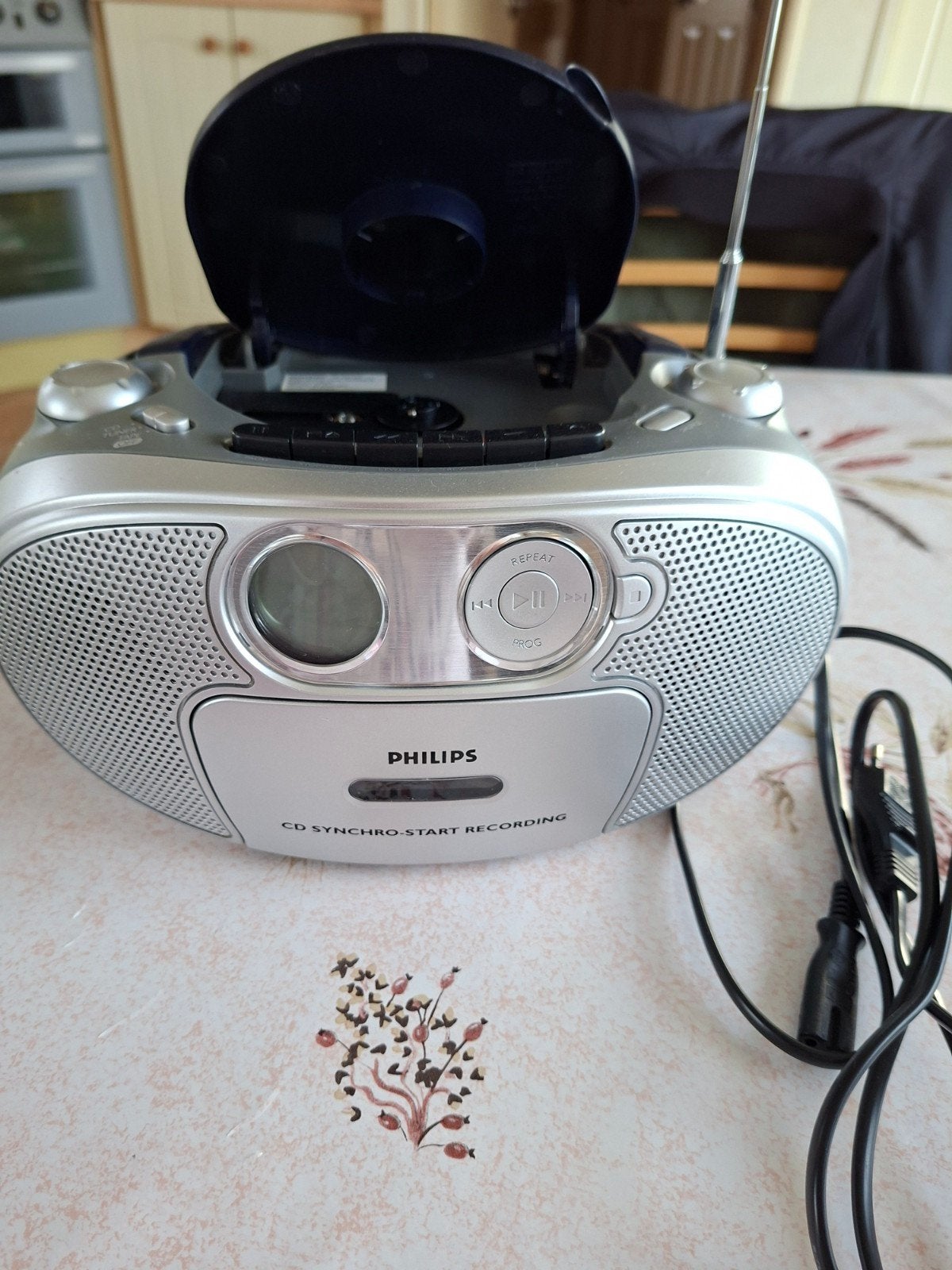 draagbare radio  cd speler philips, Audio, Tv en Foto, Ophalen of Verzenden, Zo goed als nieuw, Radio, Met cd-speler