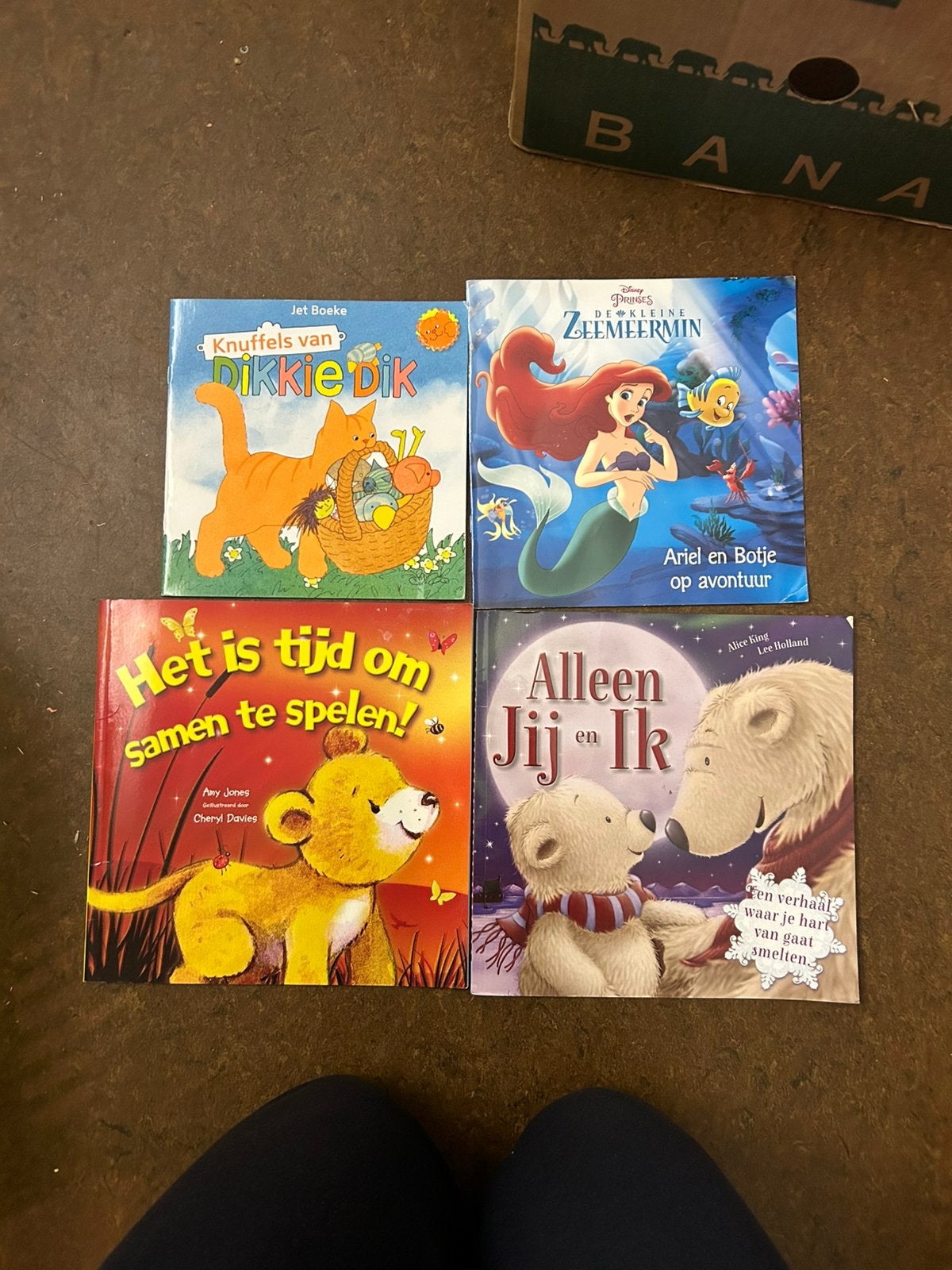 4 stuks Kinderen boeken, Ophalen, Zo goed als nieuw