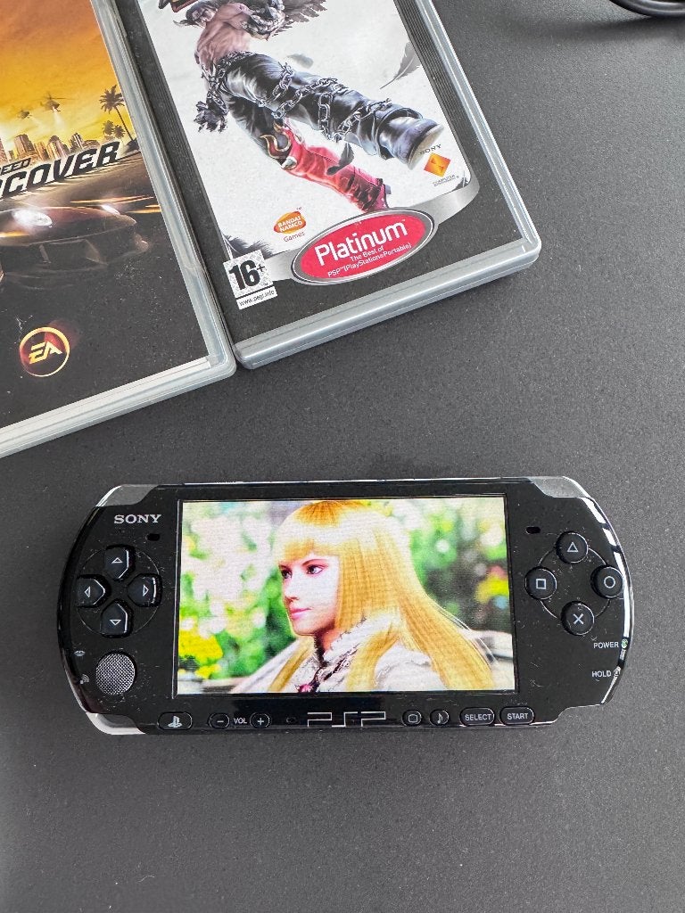 PSP Playstation + 3 spelletjes, Games en Spelcomputers, Ophalen of Verzenden, Gebruikt, Avontuur en Actie