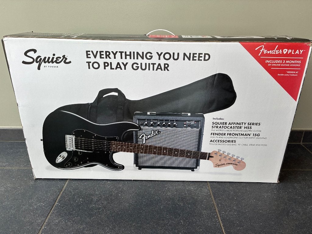 Elektrische guitaar squier beginnerset, Ophalen, Fender, Met versterker, Zo goed als nieuw