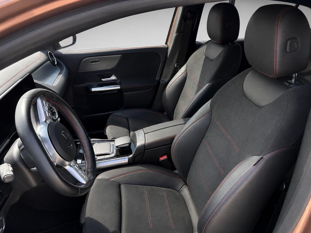Mercedes-Benz EQA 250 AMG LINE - DISTRONIC - CAMERA - LED -, Zwart, 0 kg, https://public.car-pass.be/vhr/0d504247-9519-40d1-82af-0cac3692aa4c