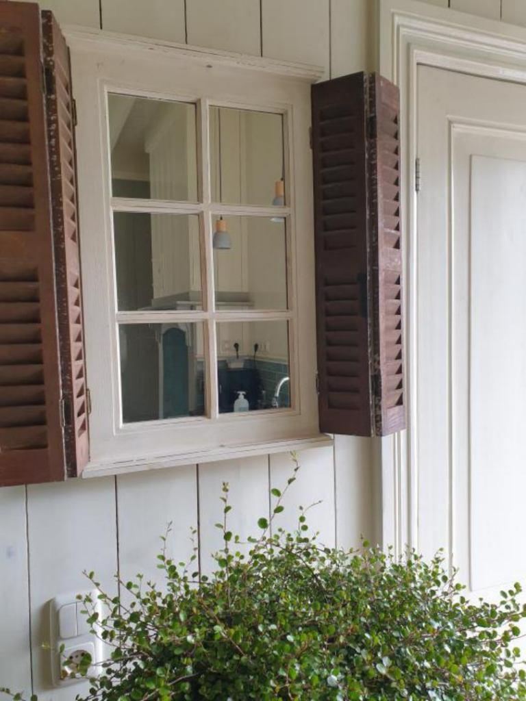 spiegel , louvre deurtjes, Huis en Inrichting, Woonaccessoires | Spiegels, Minder dan 50 cm, Nieuw, Ophalen of Verzenden, Minder dan 100 cm