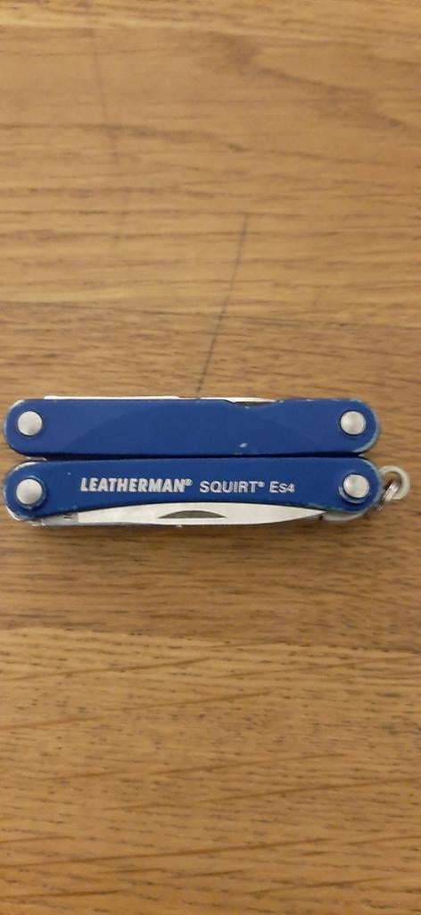 Multitool Leatherman Squirt, Ophalen