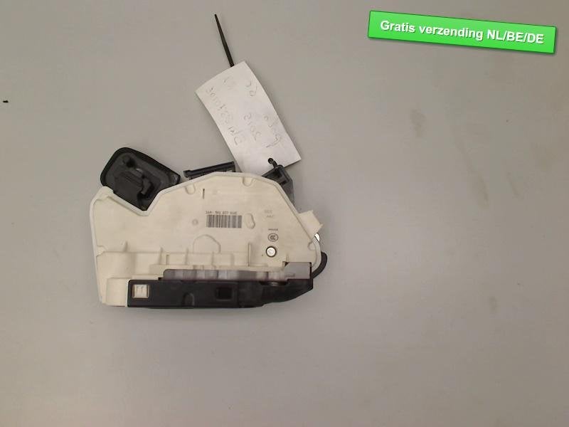 SERRURE DE PORTE AVANT DROITE Polo V (6R) (5K837016E), Autos : Pièces & Accessoires, Volkswagen, Volkswagen AG, Utilisé, Kundenbetreuung@volkswagen.de