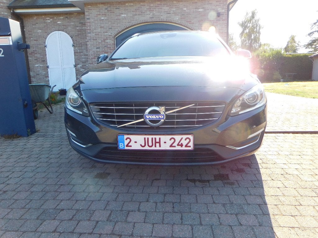 Volvo V60 Twin Engine 288 pk Geartronic, Autos, Cuir, Argent ou Gris, Achat, 1800 kg