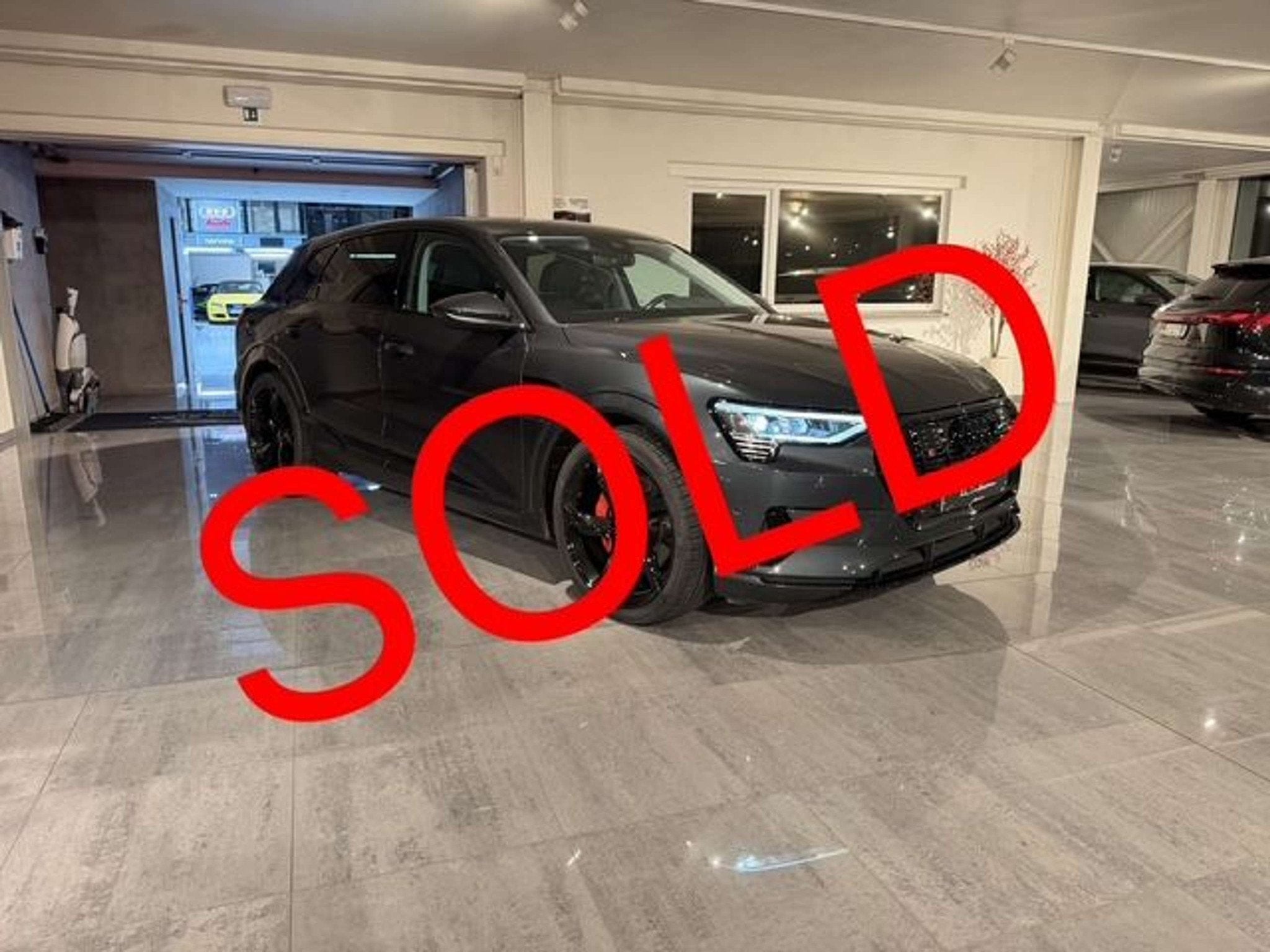 Audi Q8 e-tron SOLD BIJ GARAGE VRIENS YVES BV!, Autos, Cuir, Argent ou Gris, 5 portes, 5 places