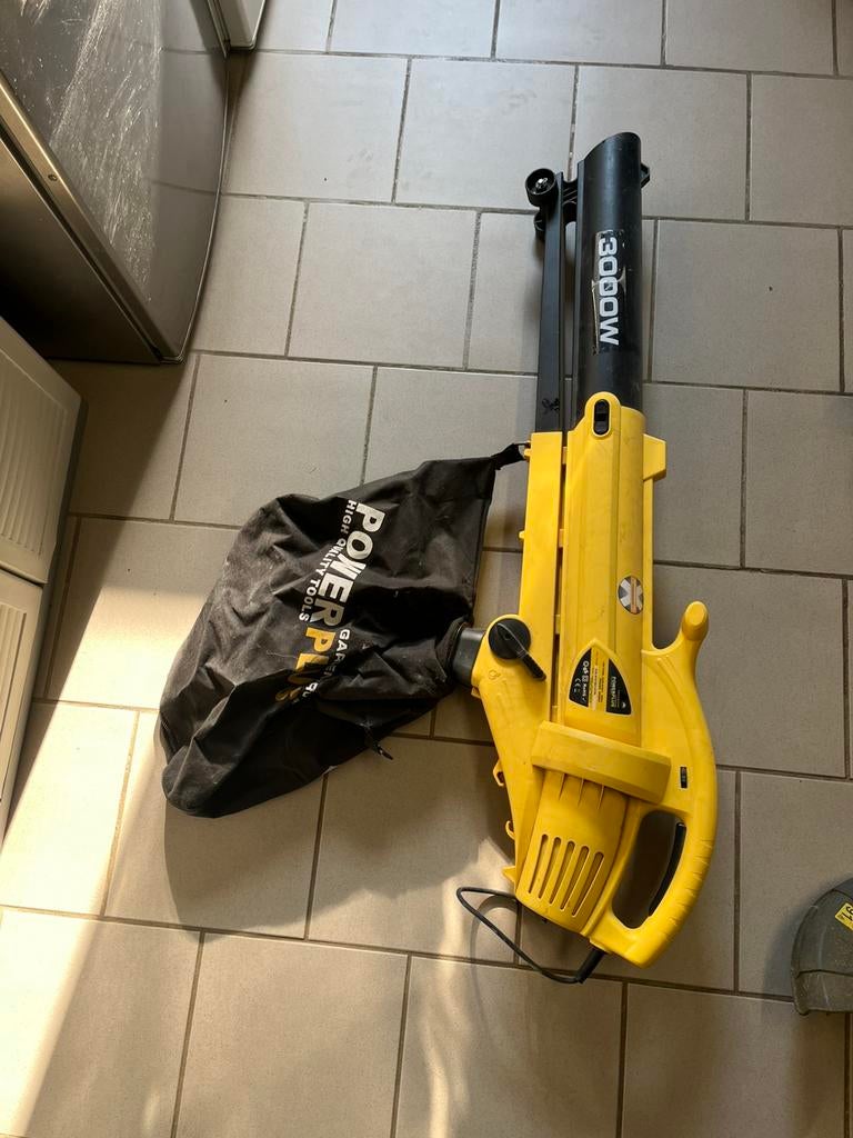 Souffleur aspirateur de feuilles, Tuin en Terras, Ophalen, Gebruikt, Met opvangzak, Handgedragen