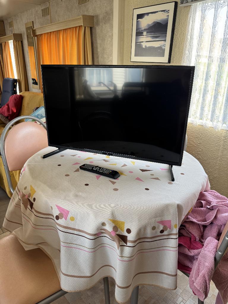 TV Led 32 pouces, Autres marques, LED, 50 Hz, Comme neuf
