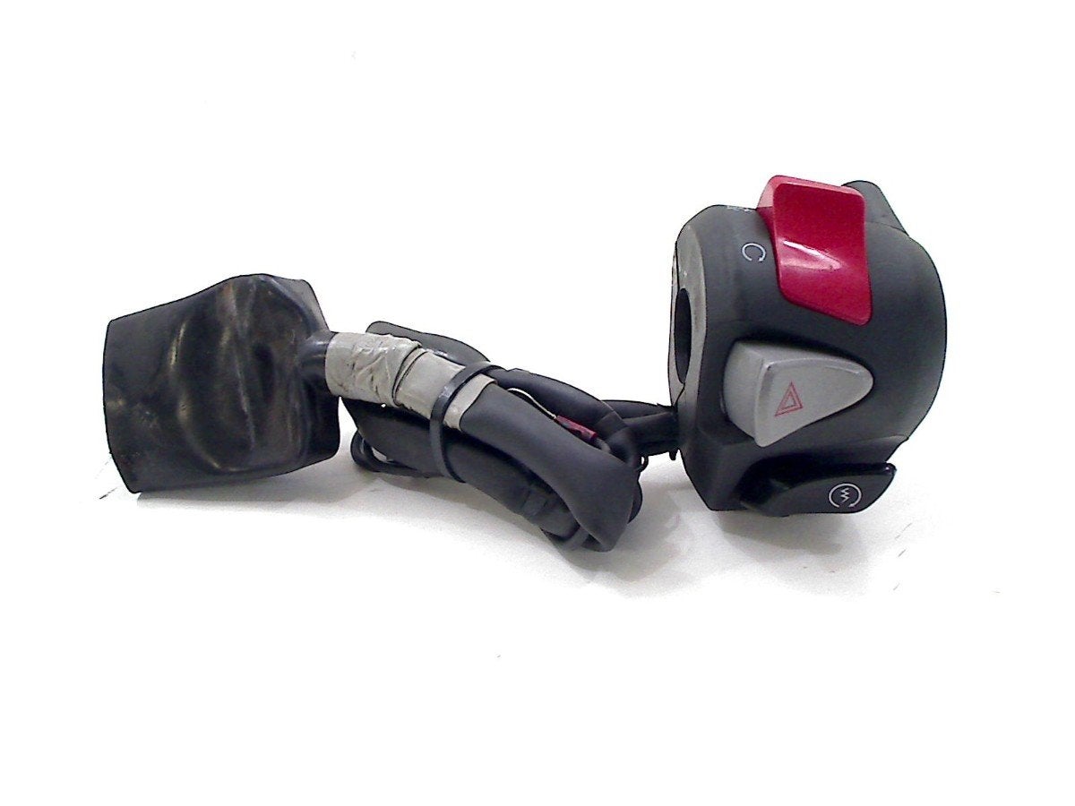 COMMUTATEUR DROIT CBR 500 R 2019-2020 (CBR500RA PC62-KK50), Dhr. S. di Majo, Utilisé, Info@cama-motorparts.nl, P.J. Troelstraweg 8 8
3144 CX  MAASSLUIS, NL