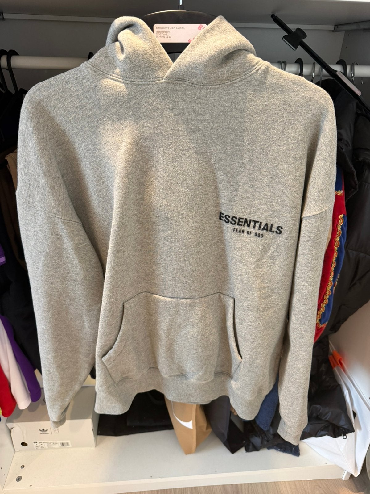 Essentials fear of god hoodie, Enlèvement, Comme neuf