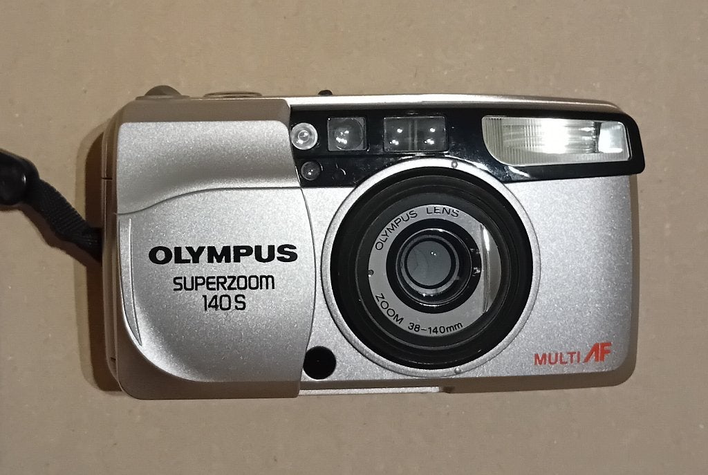 Olympus Superzoom 140S Analoge camera + draag/opbergtasje, Ophalen, Gebruikt, Compact, Olympus