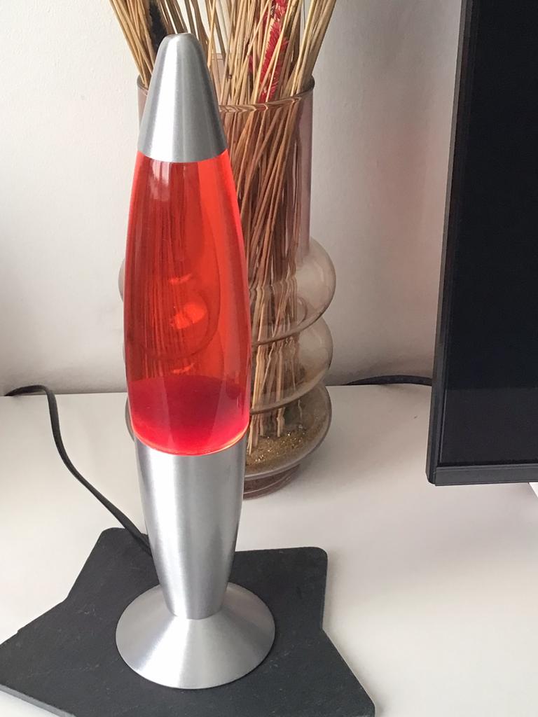 Mooie, rode lavalamp, Huis en Inrichting, Ophalen of Verzenden, Zo goed als nieuw