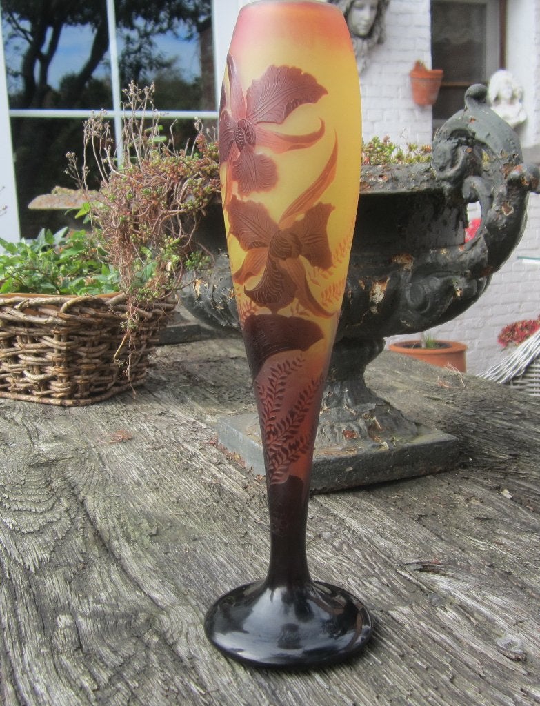 Vase en verre camée D'Argental, orchidées et papillon, Enlèvement ou Envoi