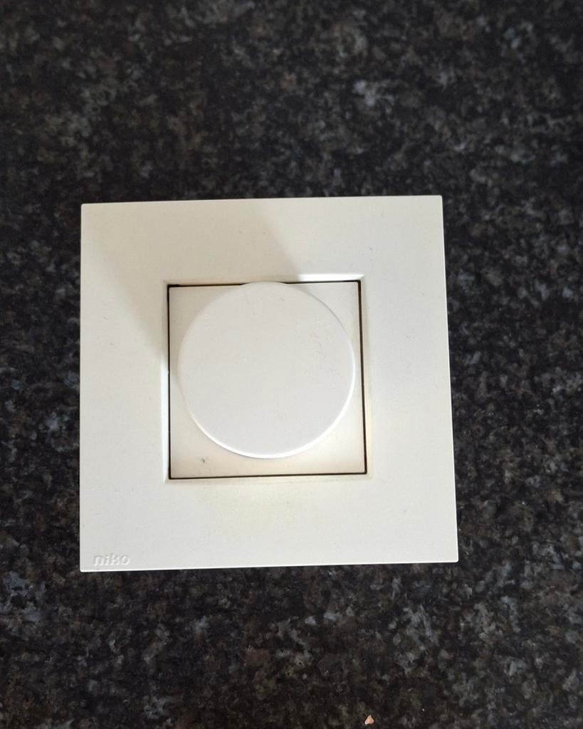 Bouton variateur dimmer NIKO blanc, Enlèvement, Utilisé, Interrupteur
