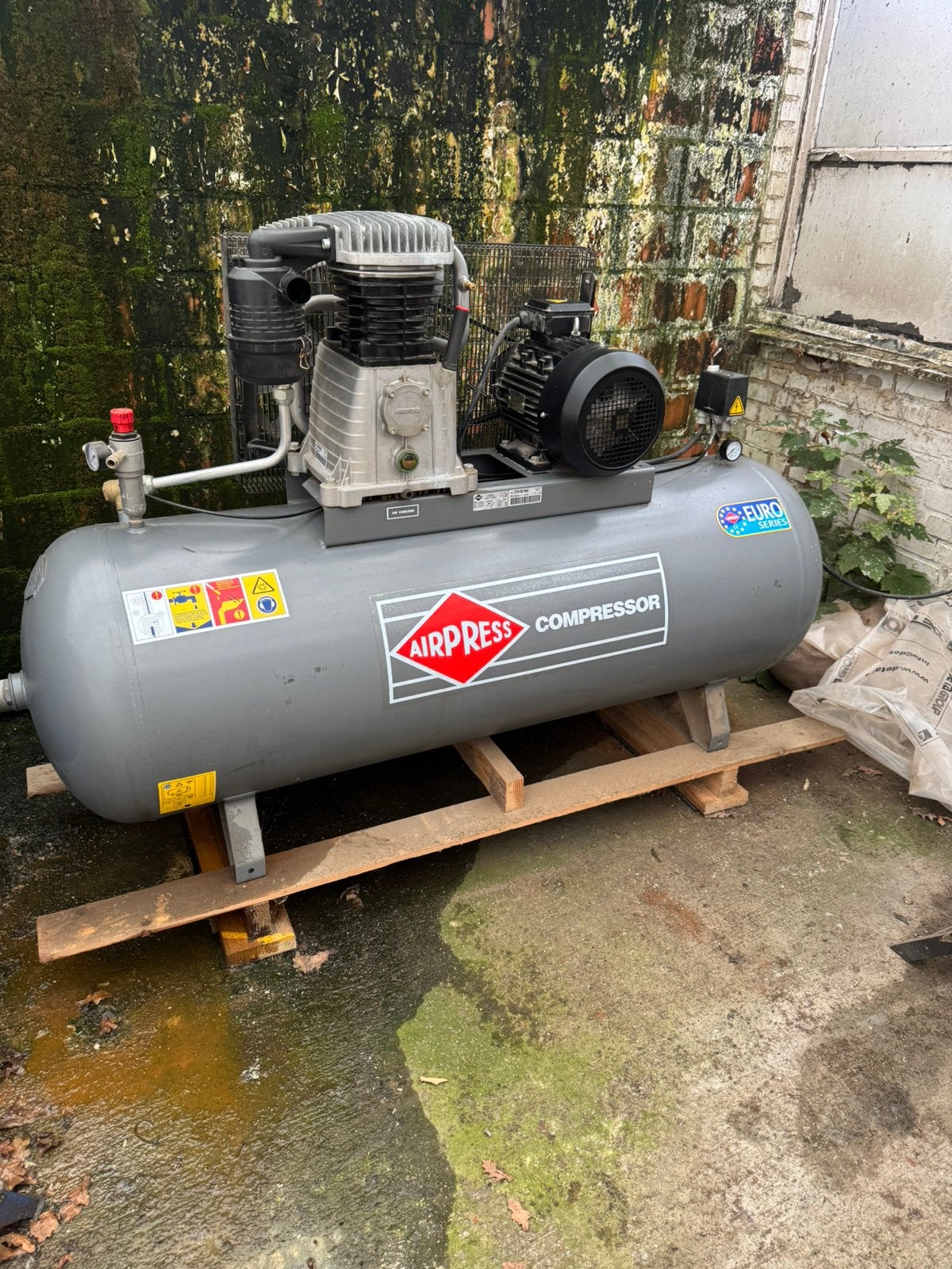 Compressor 500 liter, Ophalen, Zo goed als nieuw