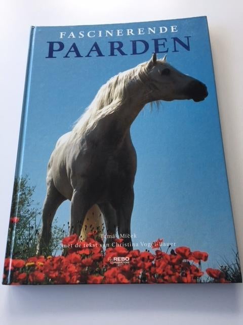 Fascinerende paarden, Ophalen of Verzenden, Zo goed als nieuw, Tomás Mícek, Prentenboek