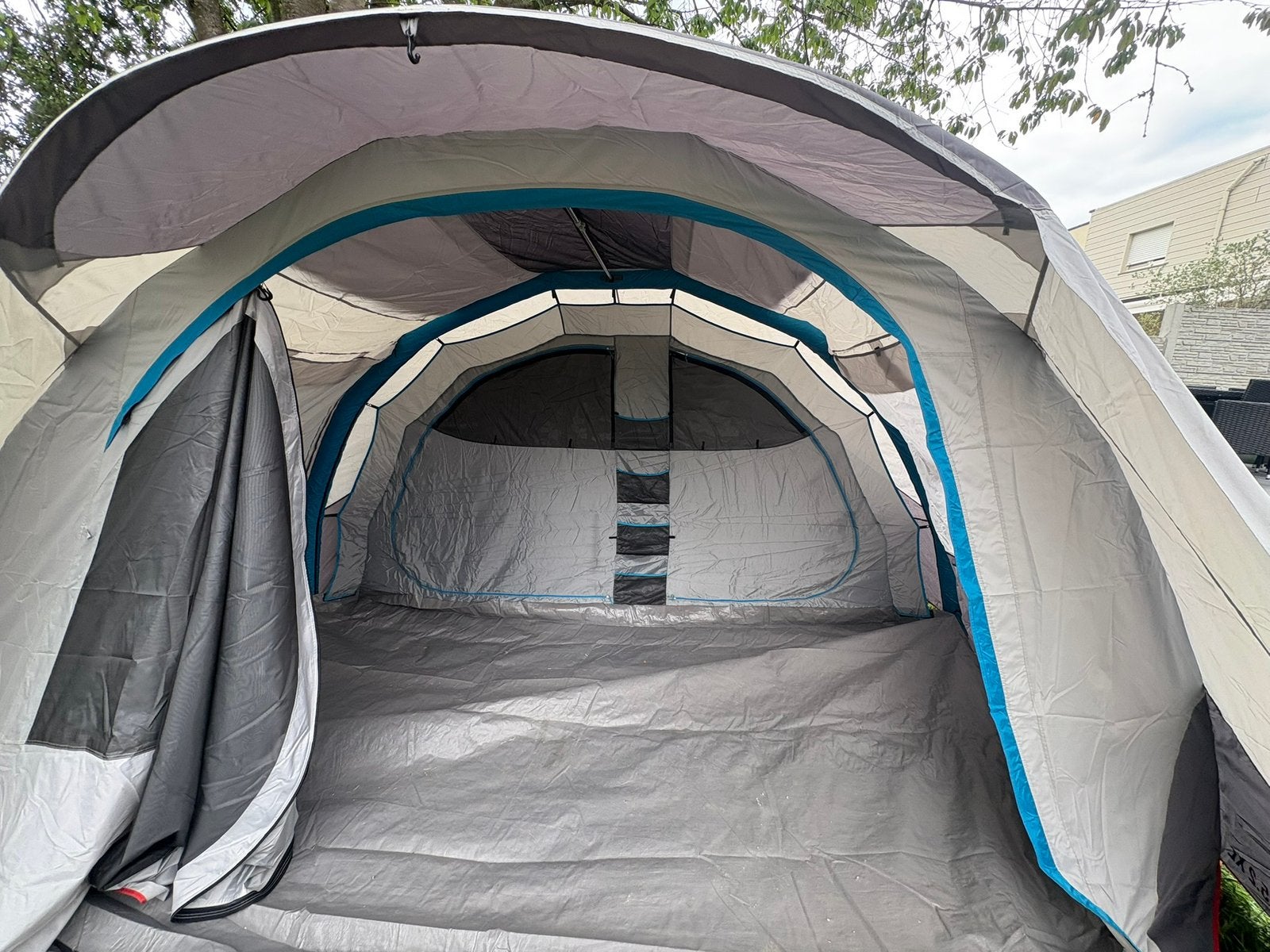 Quechua opblaasbare tent 5.2 airseconds, Caravanes & Camping, Tentes, jusqu'à 5, Comme neuf, Enlèvement