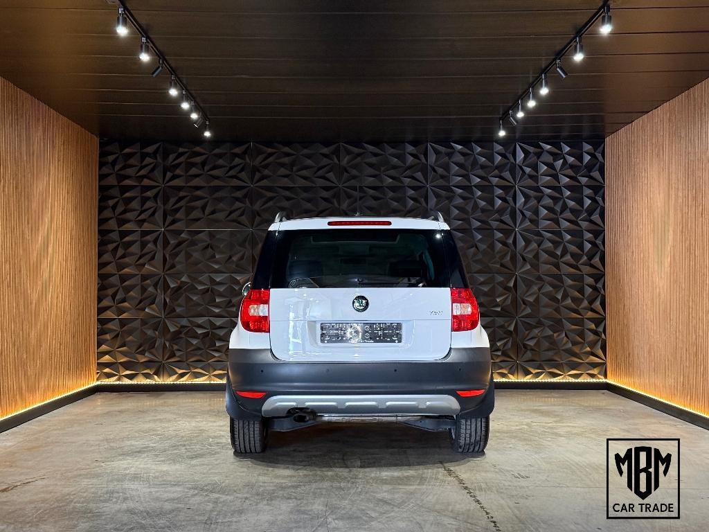 ✅ Skoda Yeti 1.2 TSI DSG GARANTIE Pano Navi PDC Xenon 1.Eig, Auto's, Euro 5, 4 cilinders, Wit, Bluetooth