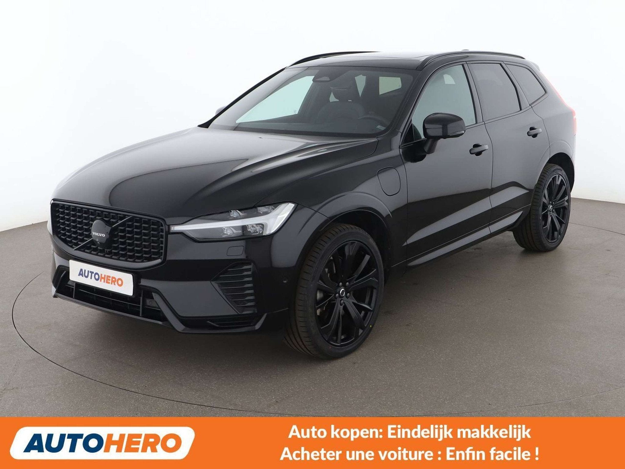 Volvo XC60 2.0 T6 Recharge Plug-in Hybrid Black Edition AWD, Auto's, Automaat, Gebruikt, 1969 cc, Zwart