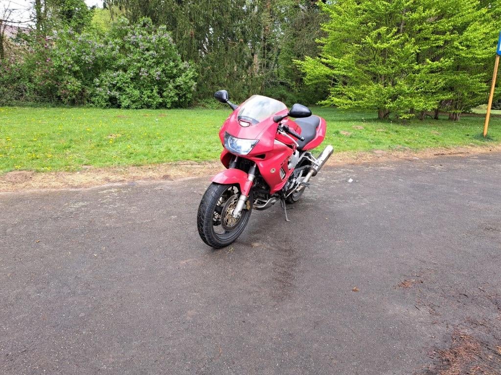 Honda VTR 1000 - 1997, Motoren, Motoren | Honda, Particulier, Sport, meer dan 35 kW, 2 cilinders, Motorrijbewijs A, LED Verlichting