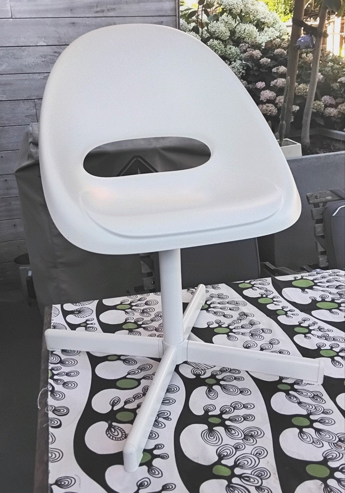 Nouvelle chaise de bureau pivotante SIBBEN IKEA pour adolesc, Maison & Meubles, Chaises de bureau, Comme neuf, Enlèvement, Blanc