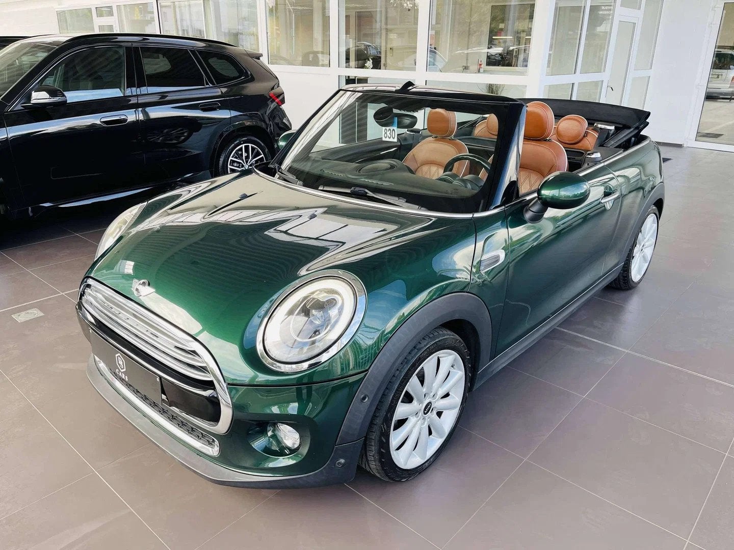 MINI Cabrio Cooper 1.5iA * GARANTIE + LED + CUIR + GPS *, 4 zetels, Gebruikt, Euro 6, Cabriolet