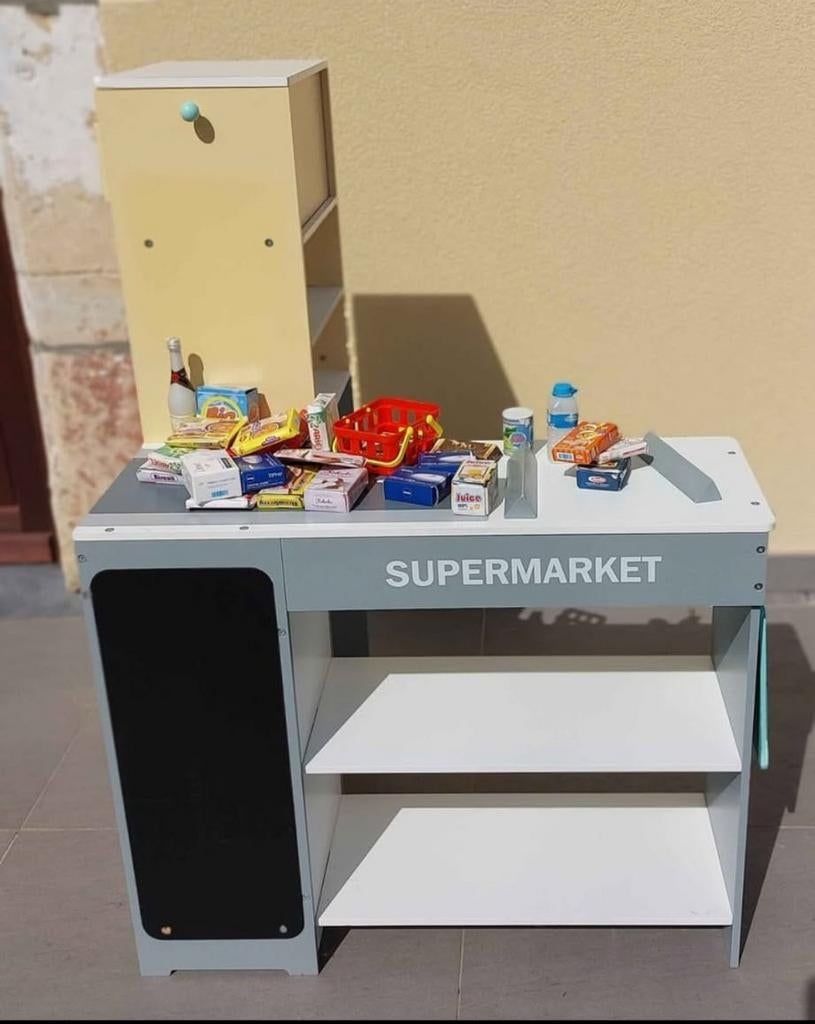 Houten supermarkt met accessoires, Ophalen