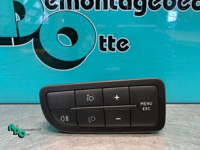 Licht Schakelaar van een Fiat Punto Grande (Punto Grande 07-, Gebruikt, -, -, Ophalen of Verzenden