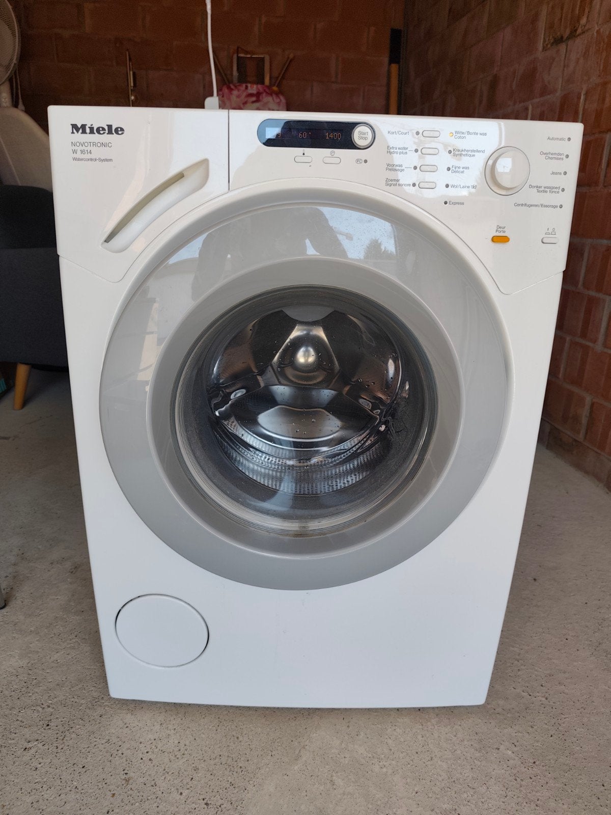 MIELE WASMACHINE W1614, Elektronische apparatuur, Wasmachines, 6 tot 8 kg, Ophalen, Refurbished, 1200 tot 1600 toeren