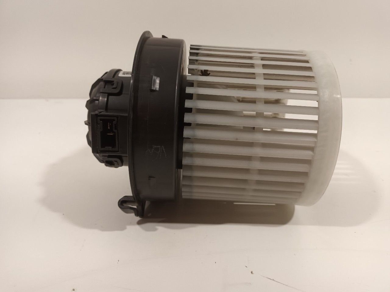 Kachel ventilator motor Dacia Spring, Dacia, Onderdelen@venauto.nl, Van der Ven Autorecycling B.V., Gebruikt