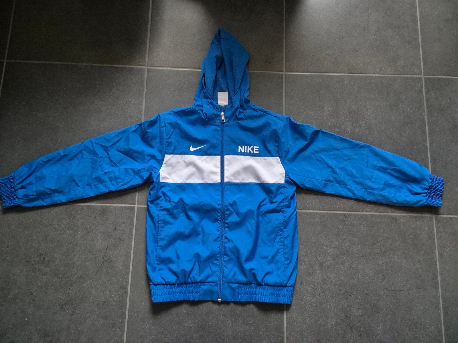 nieuwe trainingsvesten Nike - maat 147-158, NIKE, Garçon ou Fille, Pull ou Veste, Comme neuf