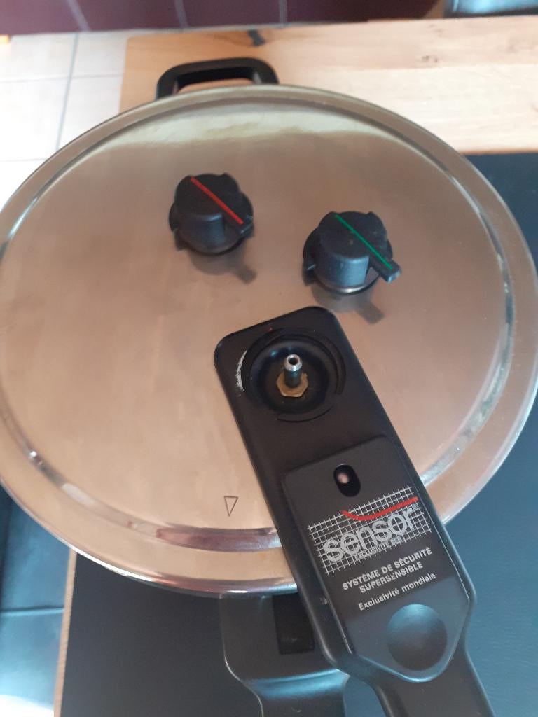 marmite à pression SEB SENSOR 8 LITRES, Enlèvement, Utilisé, Inox, Casserole ou Cocotte-minute