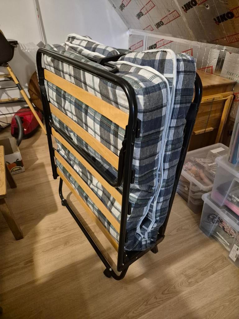 Opklapbaar logeerbed, Ophalen