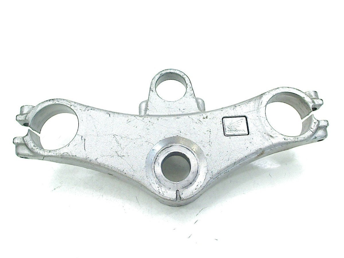 TOP YOKE TROIS POINTS VFR 800 Fi 1998-2001 (VFR800Fi RC46), Dhr. S. di Majo, Utilisé, Info@cama-motorparts.nl, P.J. Troelstraweg 8 8
3144 CX  MAASSLUIS, NL
