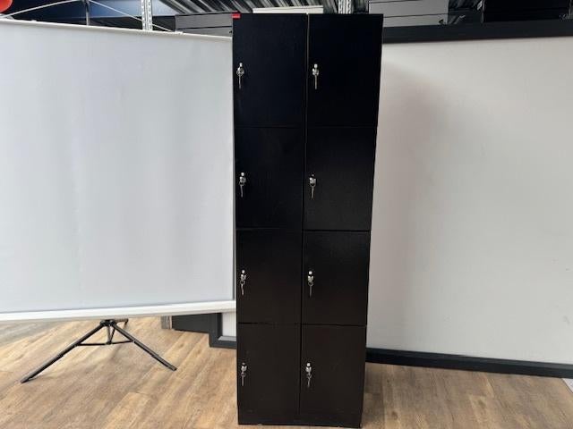 Zwarte Van Esch lockerkast, Ophalen