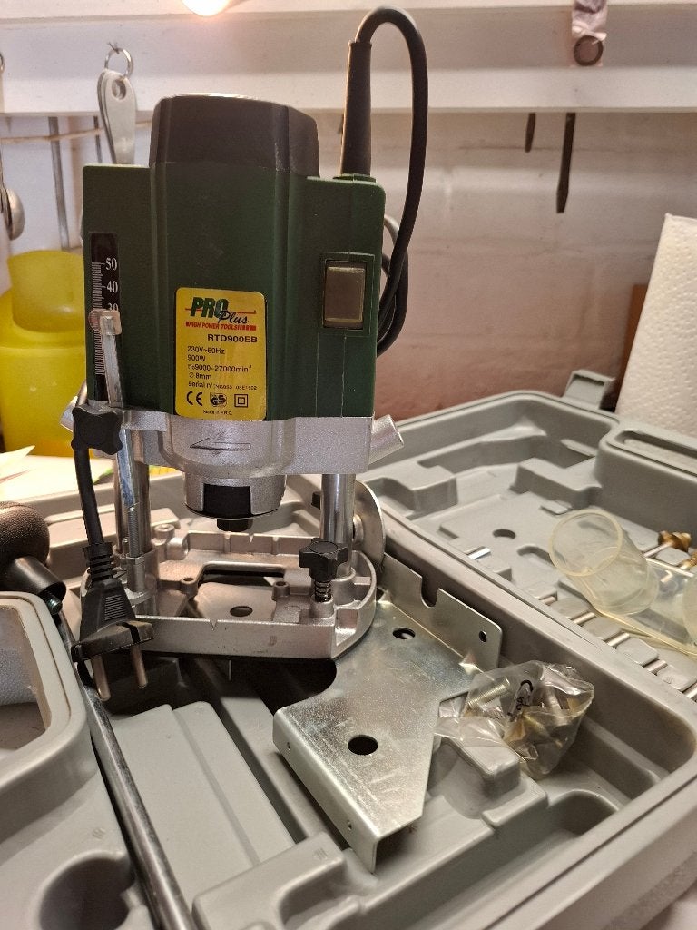 Bovenfrees, Doe-het-zelf en Bouw, Gereedschap | Freesmachines, Ophalen, Powerplus XQ, Zo goed als nieuw, Bovenfrees