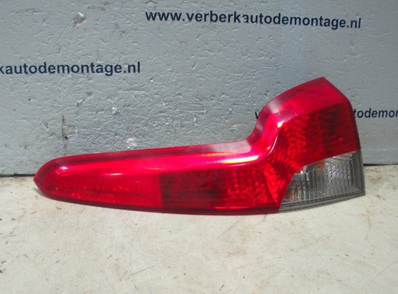 FEU ARRIÈRE DROIT Volvo V50 (MW) (30744542), Info@volvocars.com, Volvo Car Germany GmbH, Siegburger Straße 229
50679  Köln, DE