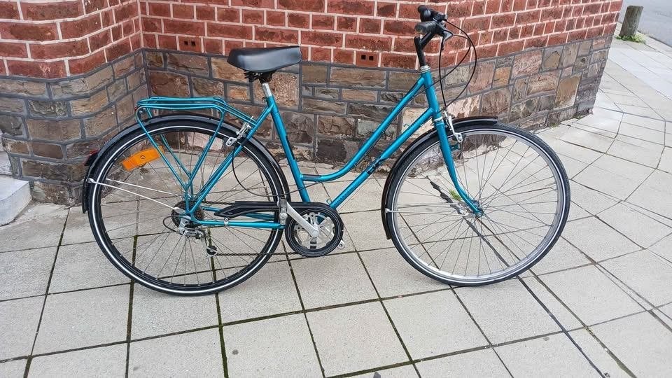 velo  femme, vintage  tout ok 28p a discuter liege, Vélos & Vélomoteurs, Autres marques, Vitesses, Frein sur jante, Moins de 47 cm