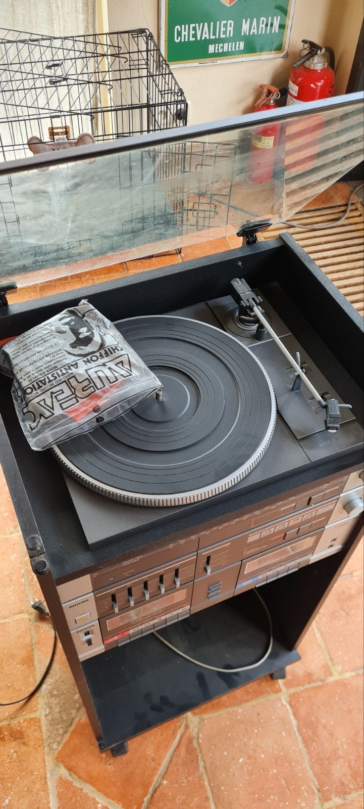 platenspeler met geluidsinstallatie moet weg, TV, Hi-fi & Vidéo, Tourne-disques, Enlèvement, Utilisé, Tourne-disque, Philips