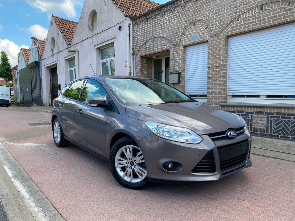 Ford Focus 1.6i benzine/2012/100000 km/automaat/Garantie, Auto's, Stof, 4 cilinders, 110 g/km, https://public.car-pass.be/vhr/0eea2178-9098-4948-be17-a448167c6f20