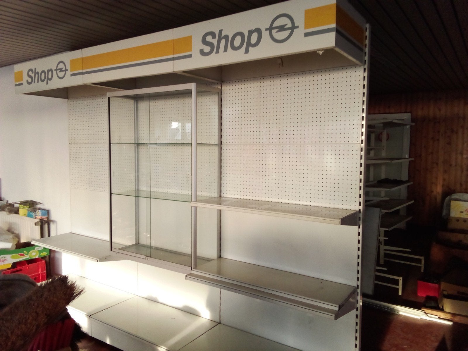 Boutique de nuit, étagères, vitrine, Articles professionnels, Aménagement de Bureau & Magasin | Entrepôt, Rayonnage & Stockage