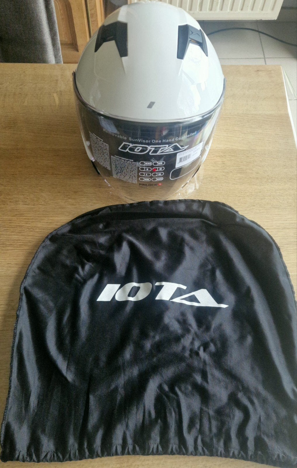 Casque moto., Enlèvement