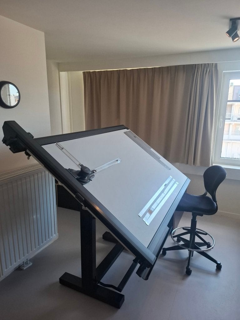 Tekentafel 170cmx100cm + stoel, Doe-het-zelf en Bouw, Tekentafels, Ophalen, Gebruikt, 170 cm of meer