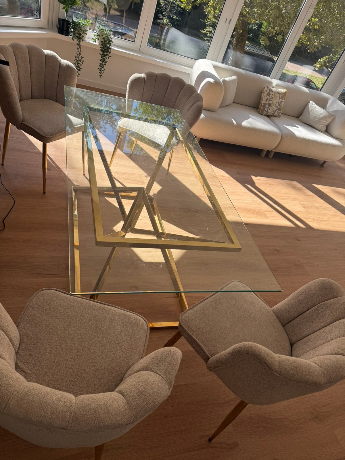 Table à manger avec quatre chaises à vendre., Enlèvement, Comme neuf