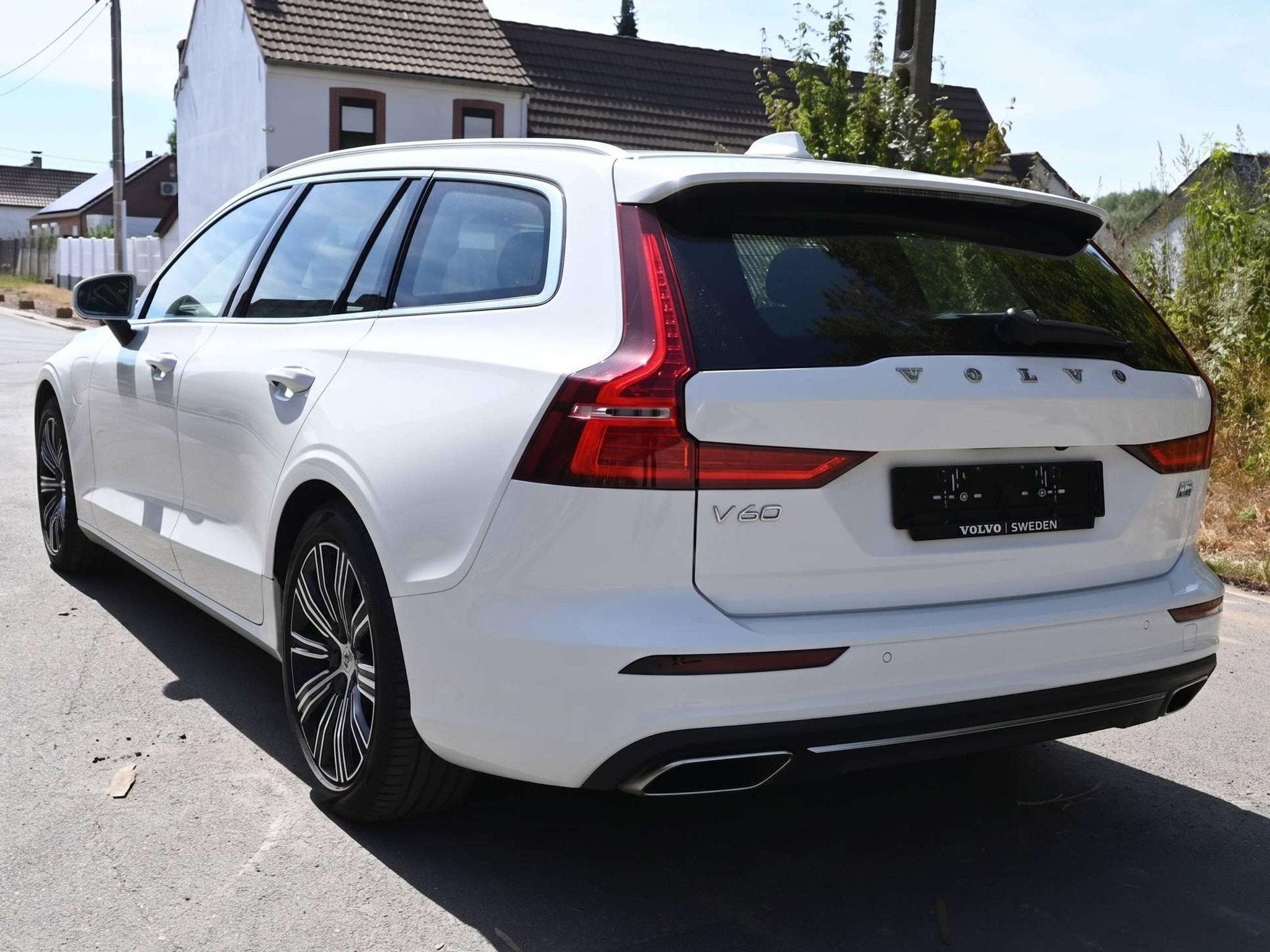 Volvo V60 V60 2.0 T6 AWD PHEV Inscription Expression, Autos, Achat, Euro 6, Entreprise, Noir