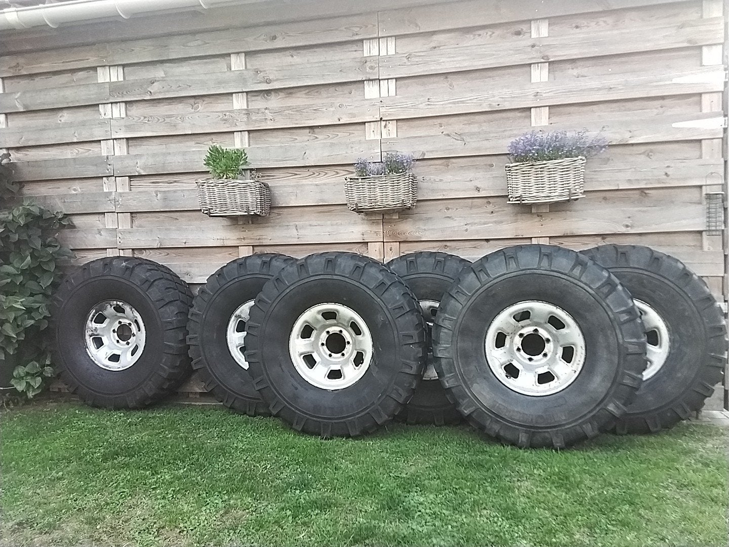 6 stuks crossbanden Michelin 325/85R16 XML op Nissan velgen, Ophalen, Gebruikt